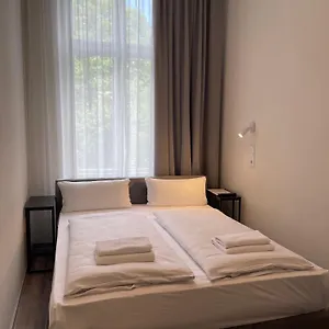 Blue - Minimalist Boutique Berlino